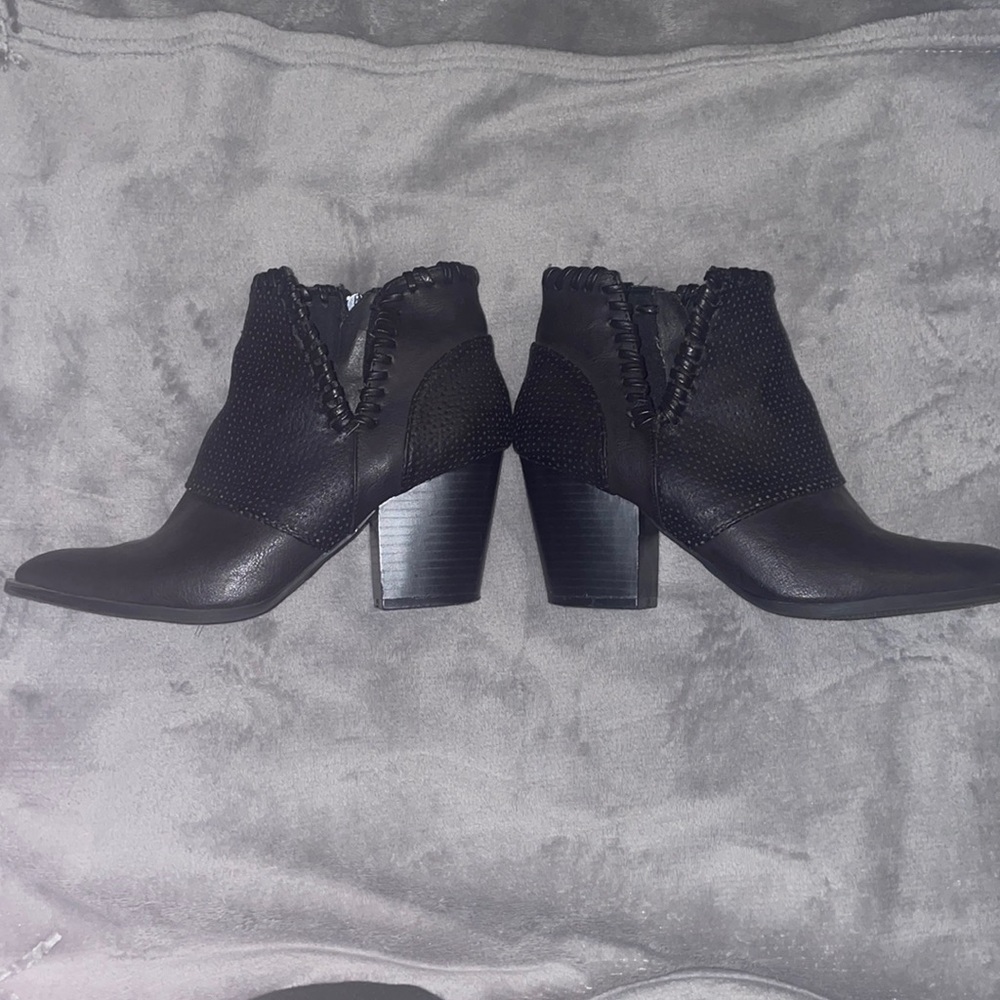 Black Pointed Toe Boots